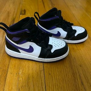 Jordan 1 Mid toddler shoe